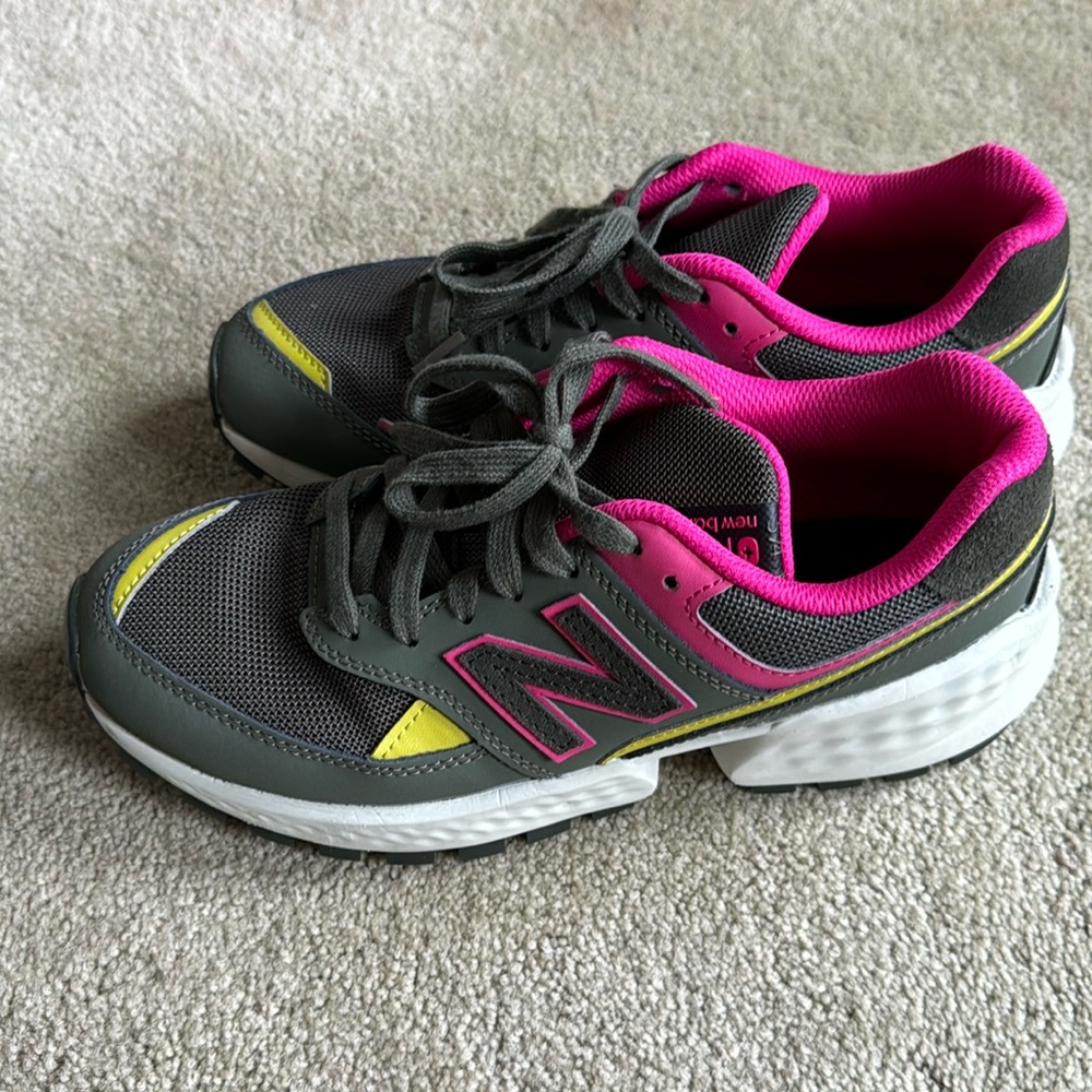 Figs New Balance Moss green sneakers Size 8